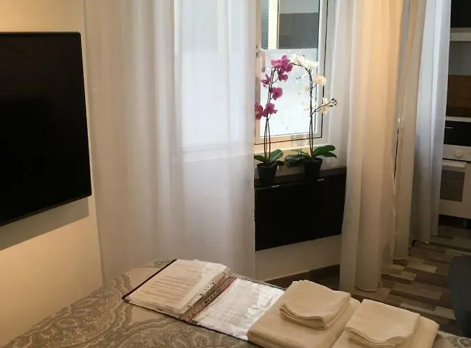 Apartment Interior Serviced *